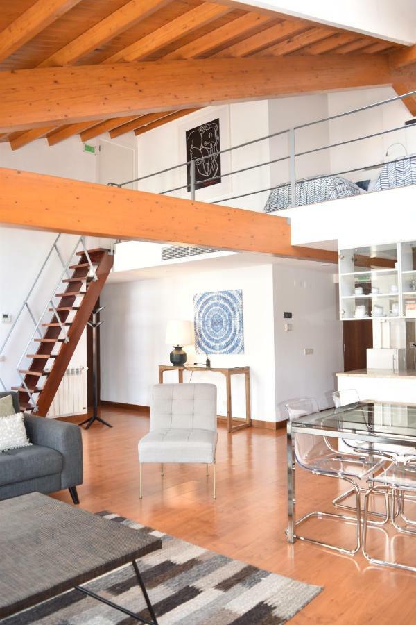 Architect-Designed Loft In A Historic Hilltop Neighborhood Лиссабон Экстерьер фото